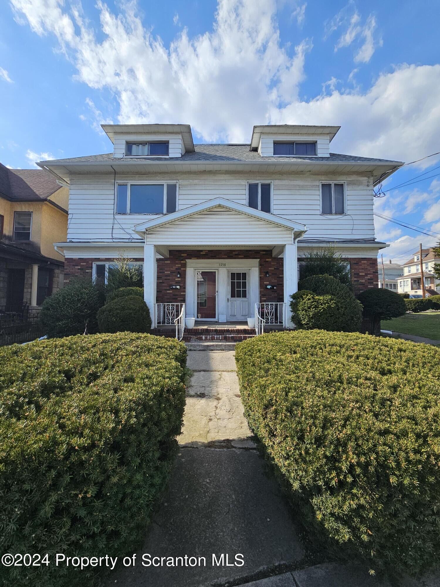 Property Photo: 1218 S Main Ave Avenue 1 PA 18504