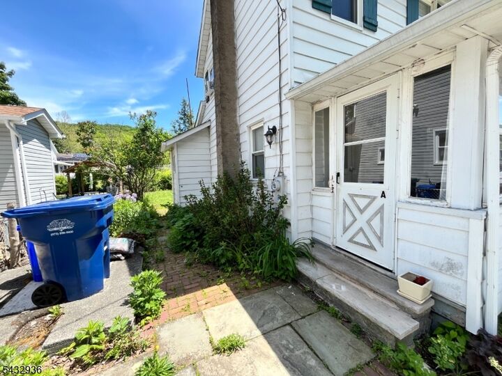 Property Photo:  9 New Row Rd A  NJ 07842 