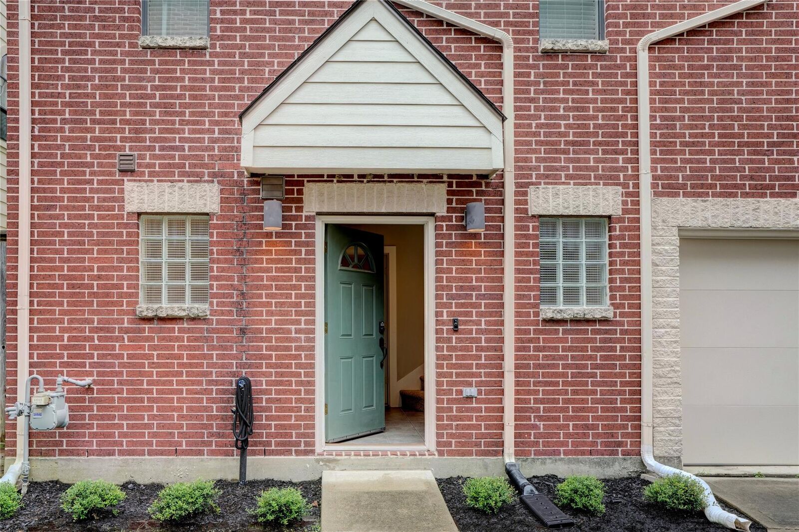 Property Photo: 5911 Petty Street TX 77007