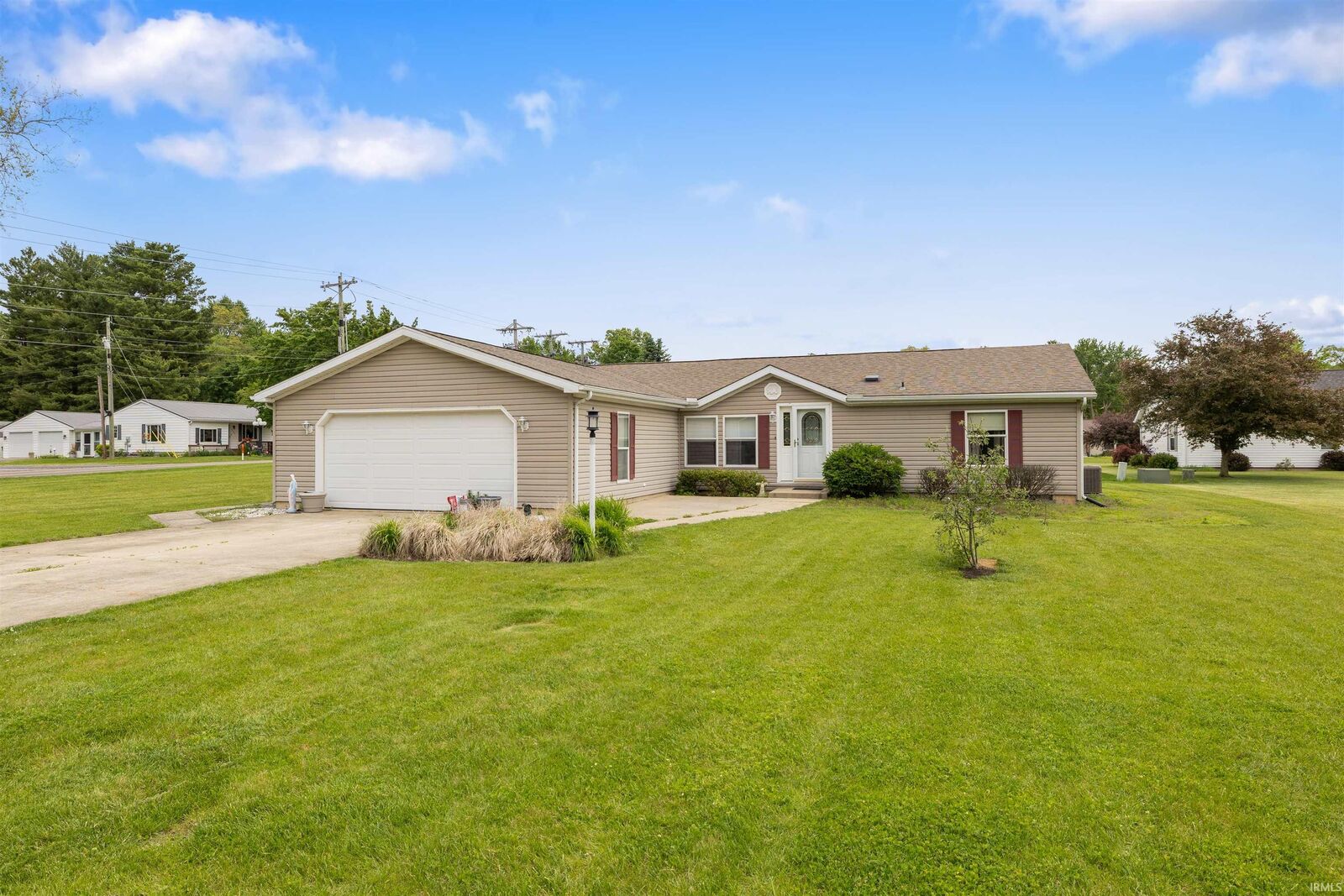 Property Photo: 511 N Mid Lake Drive IN 46555
