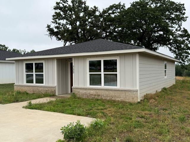 Property Photo:  730 N Sanders  TX 75964 