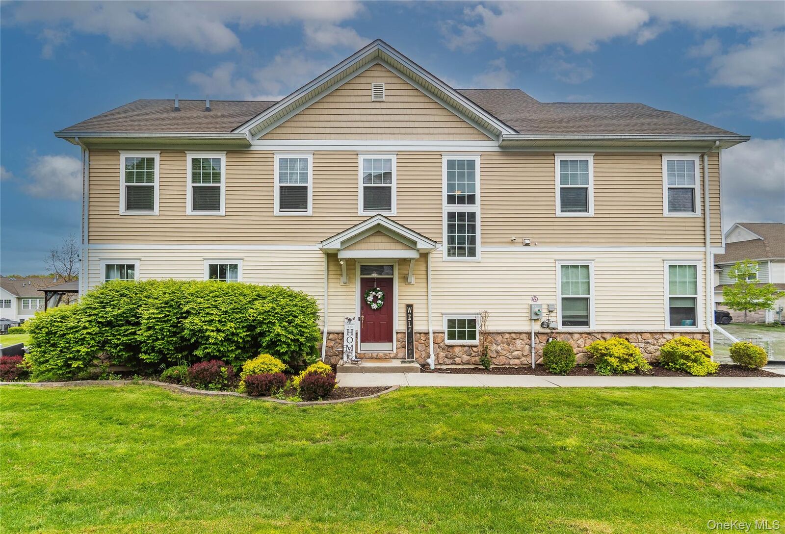 Property Photo:  33 Maple Fields Drive  NY 10940 