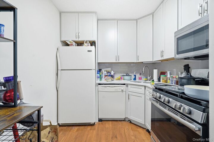 Property Photo: 10 Cottage 3G NY 10601