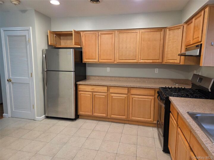 Property Photo:  16 Pavilion Ridge Way 7  NY 10901 