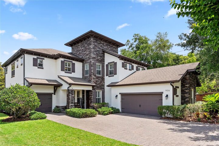 Property Photo: 906 Sherbourne Circle FL 32746