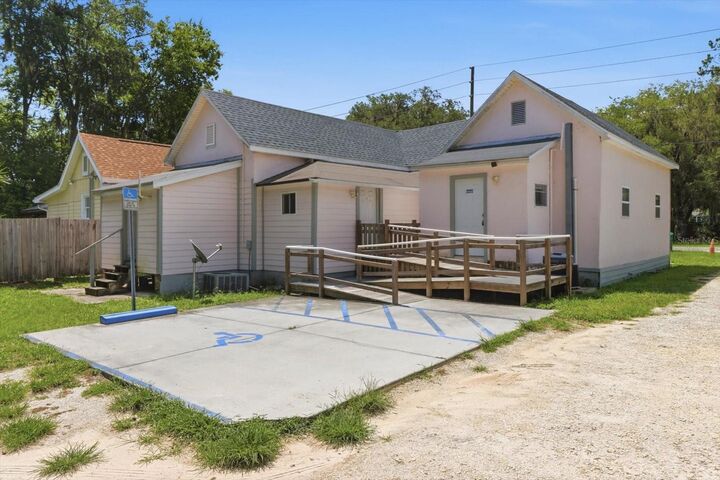 Property Photo: 20707 Walnut Street FL 34431