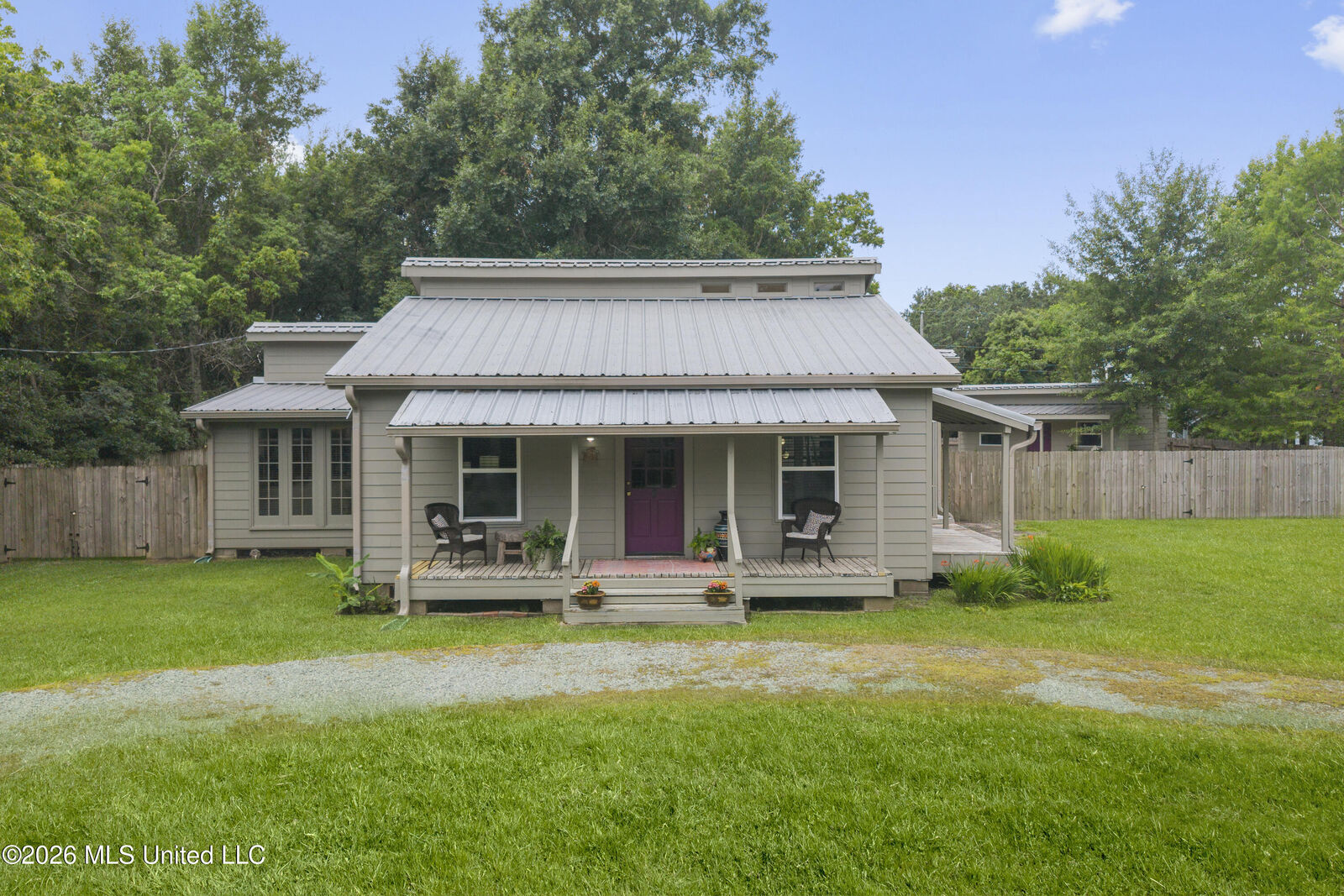 Property Photo:  321 Surf Street  MS 39576 