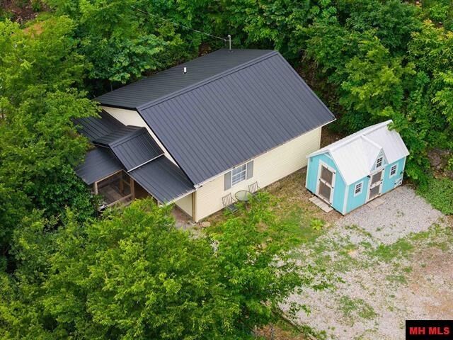 Property Photo: 18321 Hwy 5 South AR 72653