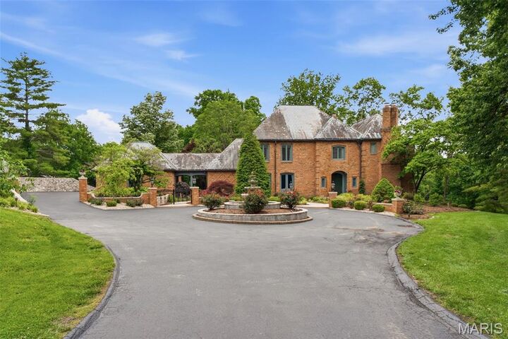 Property Photo: 10700 Starhill Drive MO 63128