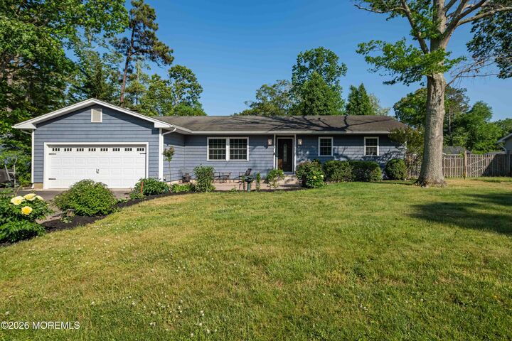 Property Photo:  28 Pikes Peak Road  NJ 08087 