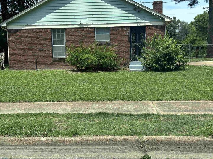 Property Photo:  3332 Clearbrook St  TN 38118 