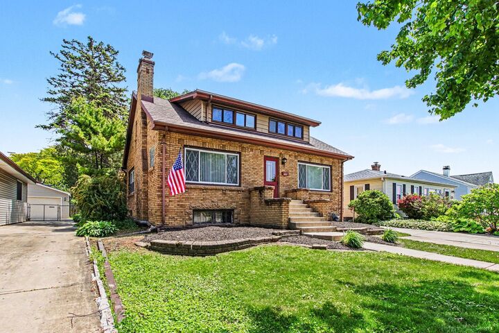 Property Photo:  289 S Pick Avenue  IL 60126 