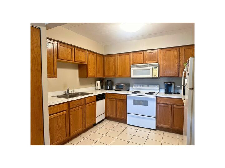 Property Photo: 10524 S Pulaski Road 2se IL 60453