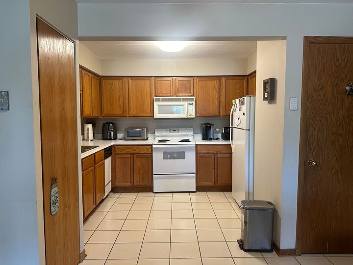 Property Photo:  10524 S Pulaski Road 2se  IL 60453 
