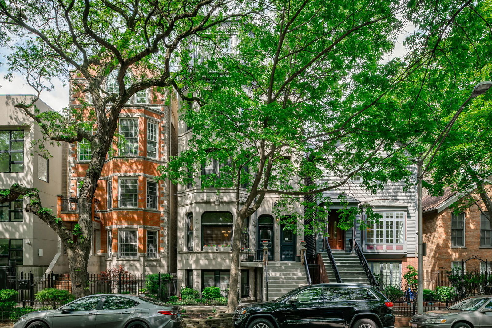 Property Photo: 1940 N Cleveland Avenue 4 IL 60614