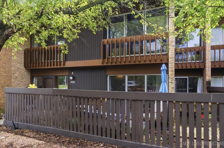 Property Photo:  5936 Greenview Road 5936  IL 60532 
