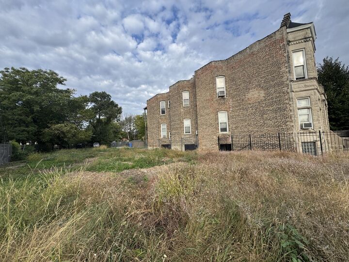 Property Photo:  338 N Hamlin Avenue  IL 60624 