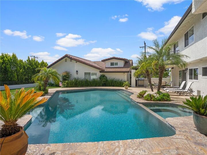 Property Photo:  2304 N San Antonio Avenue  CA 91784 