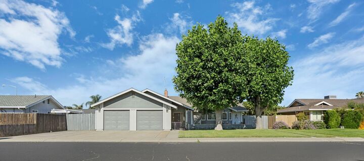 Property Photo:  747 Foxfire Drive  CA 95337 