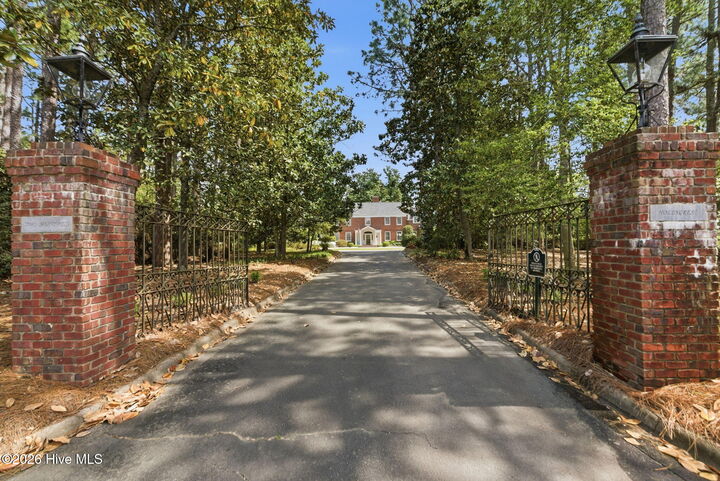 Property Photo:  200 Hollycrest Drive  NC 28374 