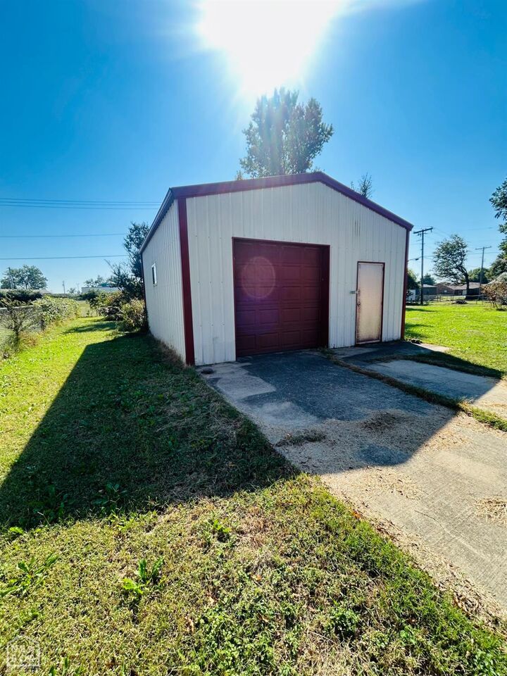 Property Photo:  205 W Riverside  AR 72365 