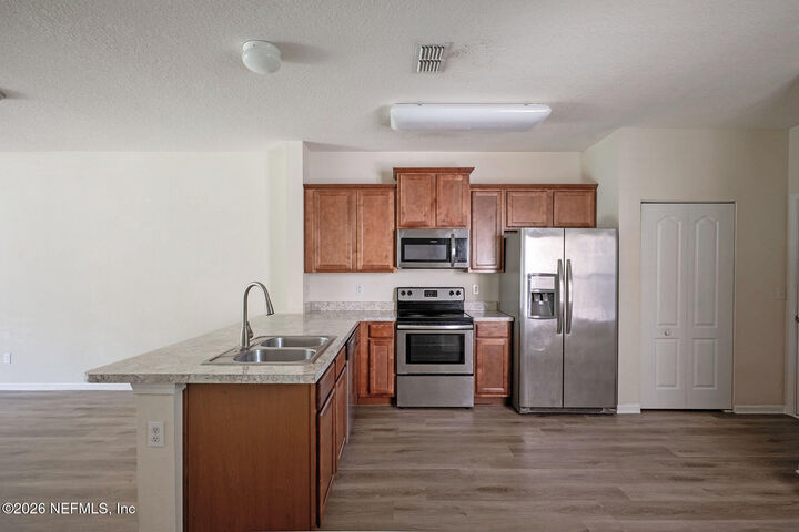 Property Photo: 145 Whitland Way FL 32086