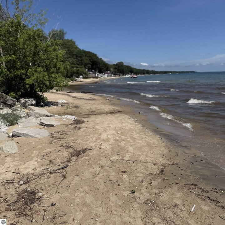 Property Photo: 1921 N Huron Rd MI 48763