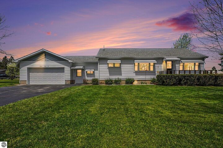 Property Photo:  1921 N Huron Rd  MI 48763 