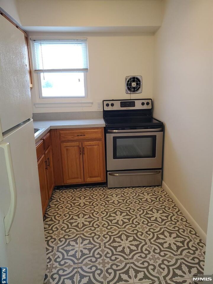 Property Photo:  100 Pierson Miller C52  NJ 07442 