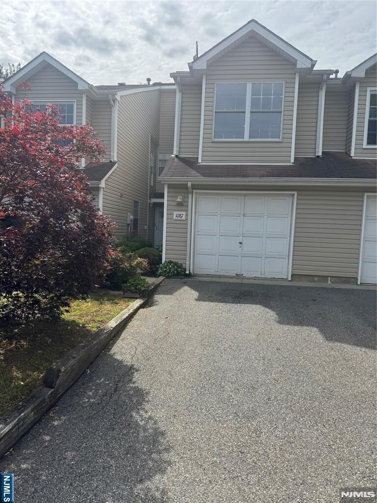Property Photo:  1087 Oakcroft Lane  NJ 08873 