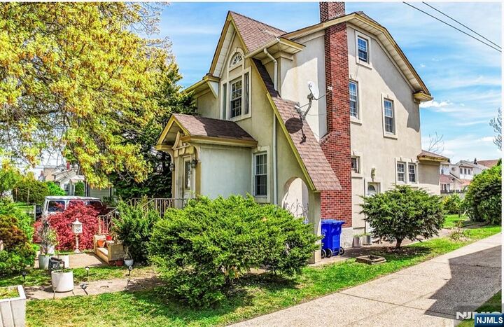 Property Photo:  90 Union Avenue  NJ 07502 