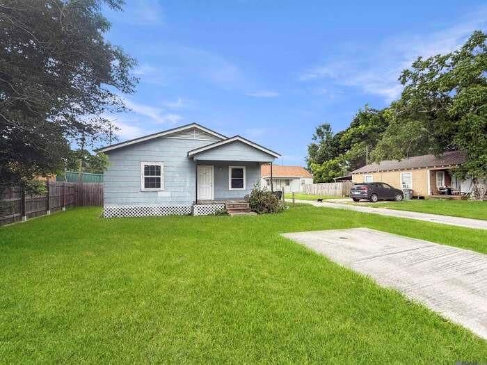 Property Photo:  4198 Pasadena Dr Drive  LA 70814 