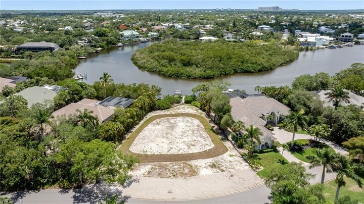 Property Photo:  27311 Oak Knoll Dr  FL 34134 