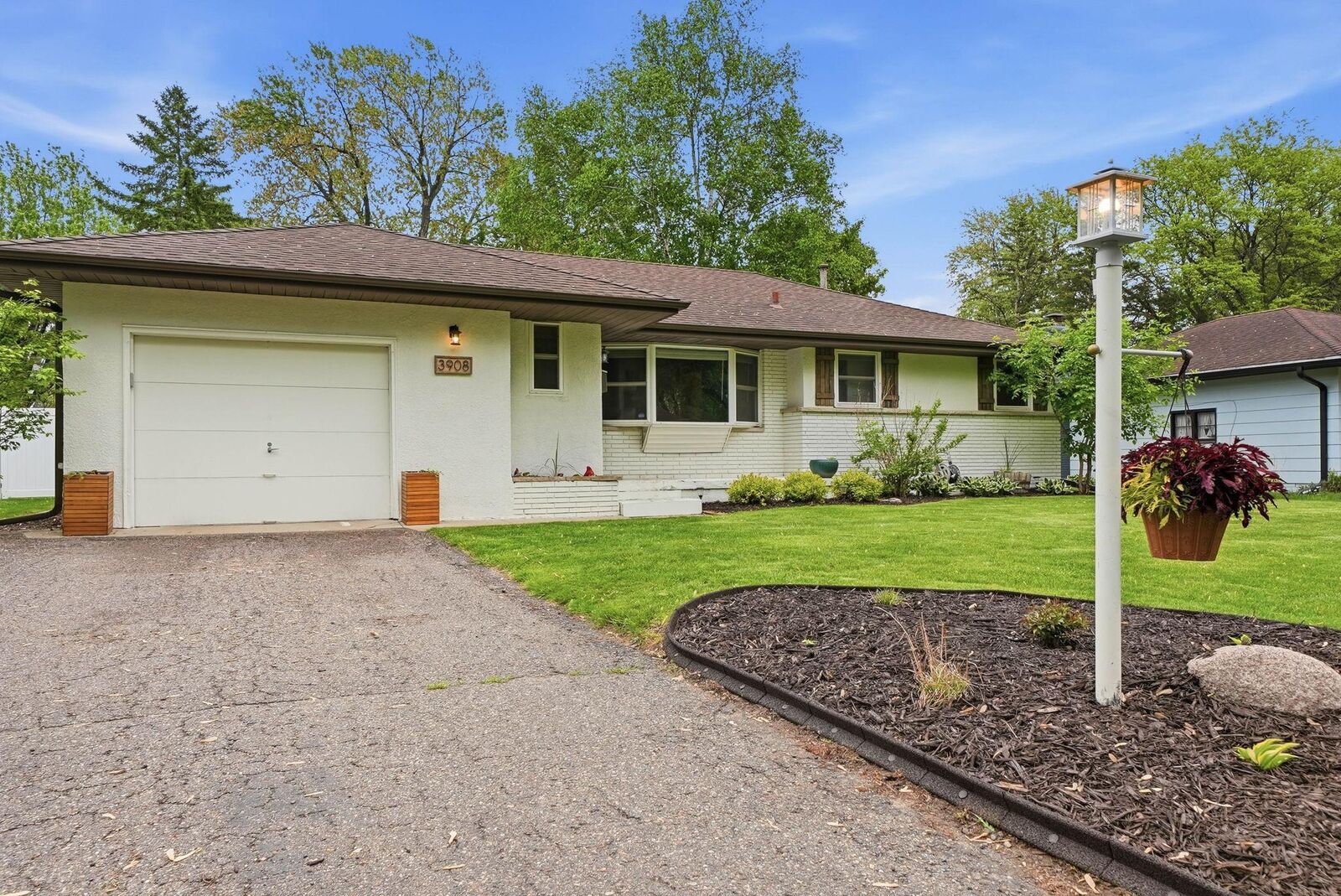 Property Photo: 3908 Utah Avenue N MN 55427