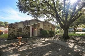 Property Photo:  2614 Branch Oaks Drive  TX 75043 