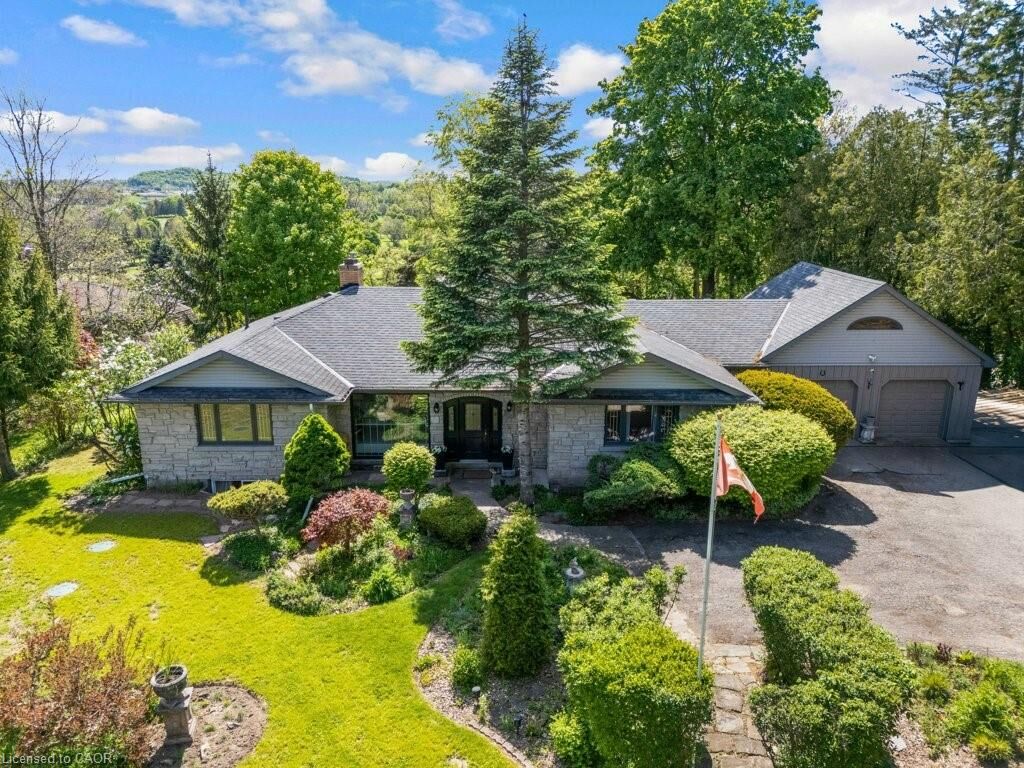 Property Photo: 91 Limerick Drive ON N2P 2G9
