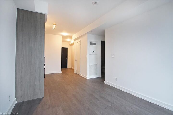 Property Photo:  75 James Street S 2008  ON L8P 2Y9 
