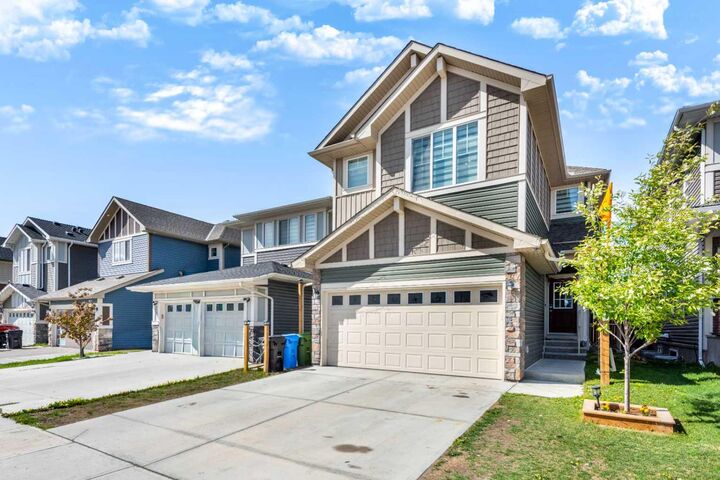 Property Photo: 32 Saddlestone Way NE AB T3J 2C9