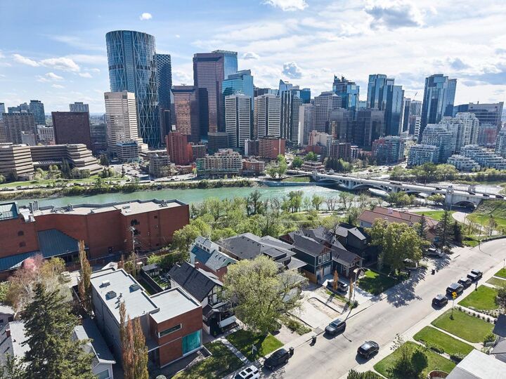 Property Photo:  223 2 Avenue NE  AB T2E 0E3 