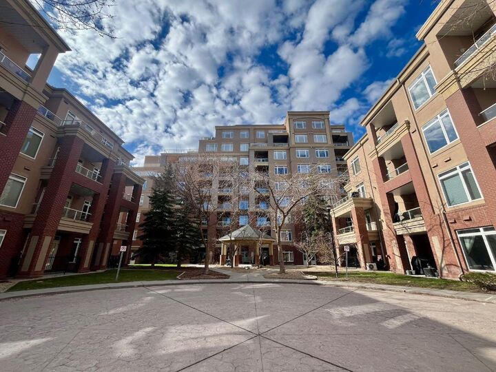 Property Photo: 24 Hemlock Crescent SW 4107 AB T3Z 2Z1