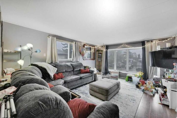 Property Photo:  36 Hearthstone Drive  AB T4L 1P6 
