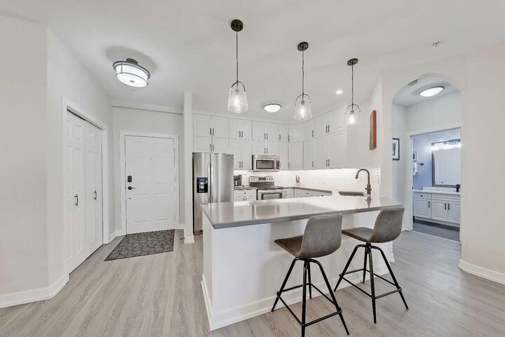 Property Photo: 2419 Erlton Road SW 402 AB T2S 3B8