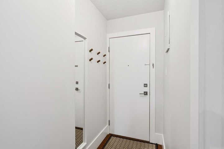 Property Photo: 1603 26 Avenue SW 203 AB T2T 1C7