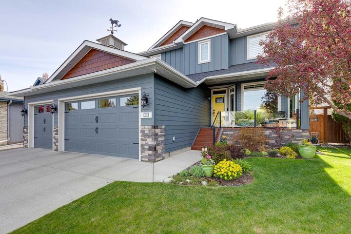 Property Photo: 89 Douglasdale Crescent SE AB T2Z 3A2