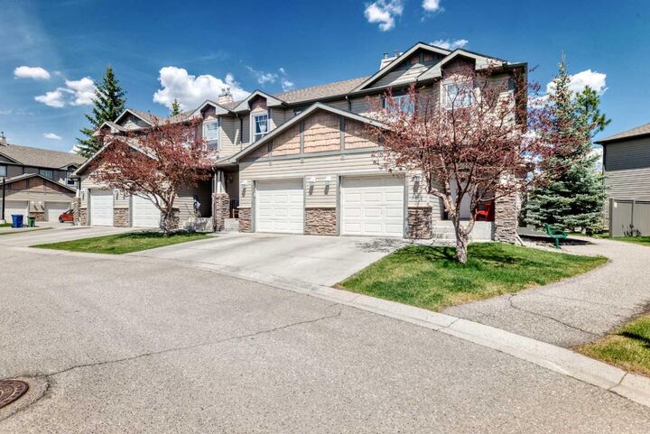 Property Photo:  65 Spring Meadows Bay  AB T1S 2G8 