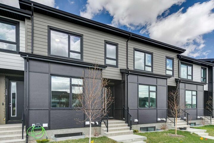 Property Photo: 201 Vantage Drive AB T4C 3G4