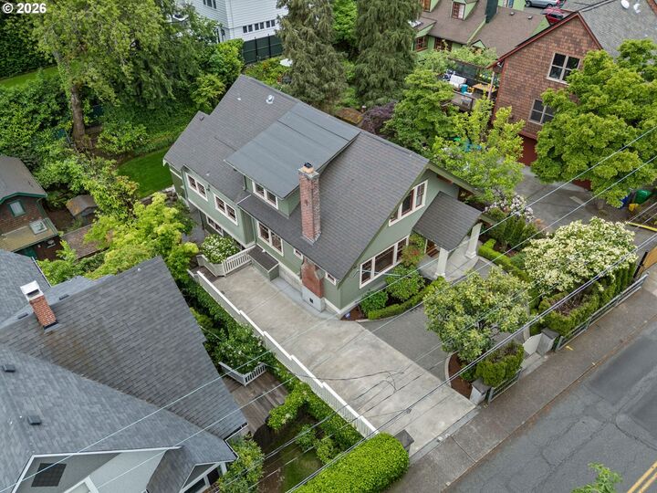 Property Photo: 2328 SW Broadway Dr OR 97201