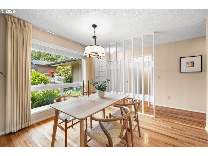 Property Photo: 6 Condolea Dr OR 97035
