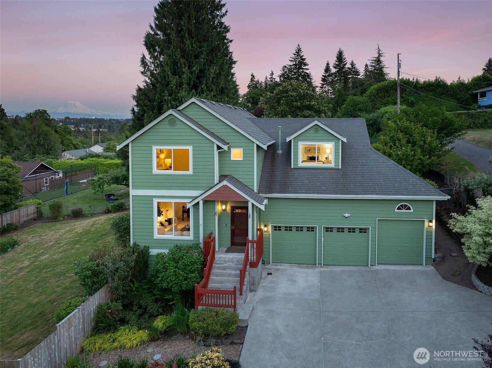 Property Photo: 1013 S 204th Street WA 98198