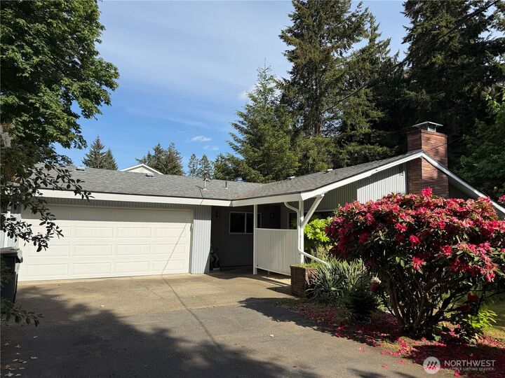 Property Photo:  1534  College Street NE  WA 98516 